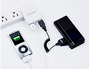 COLORSHELL for iPod nano 4G スターターセット 2ポートUSB AC充電器使用イメージ